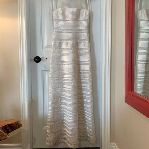 Earring vintage clip on, EUC, white gold colour, crystals, organic design - Picture 11 of 16